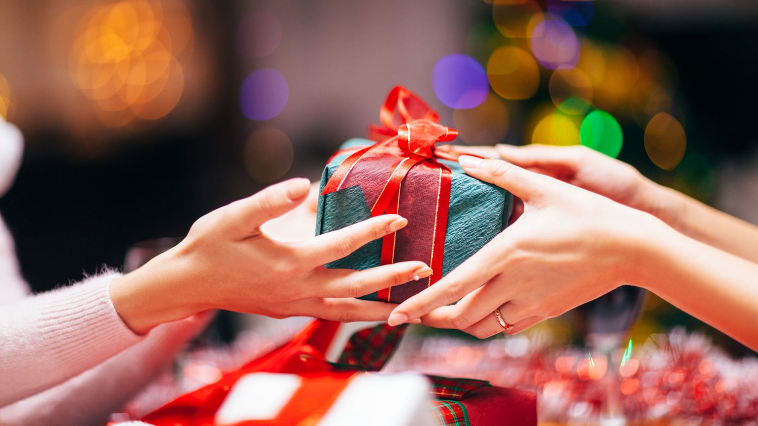 gift-exchange-tout-95238c2728c24cde989f45a4e515d4a6